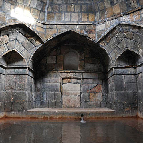 چشمه آبگرم ورتون